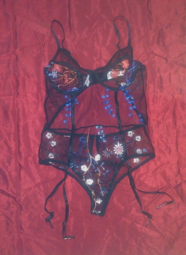 Használt tüll bodym