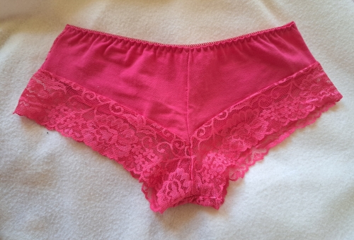 Sexy pink bugyi